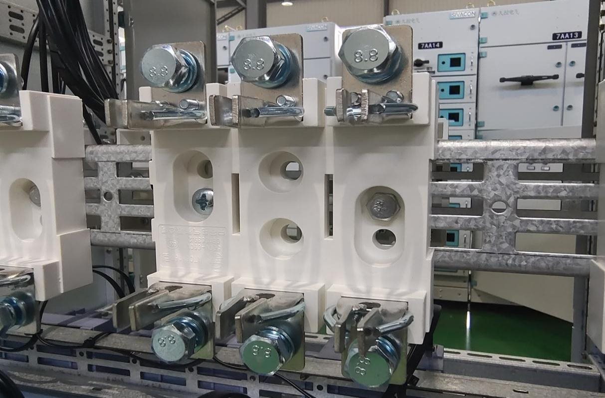 Switchgear secondary wiring and electrical assembly